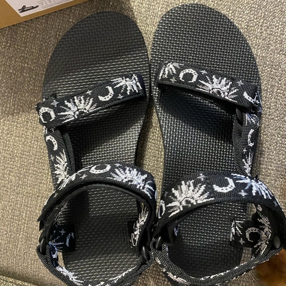 Teva Women's Original Universal Sandal - Black - Picture 2 of 5